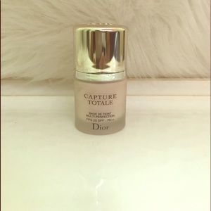 Dior capture totale Base De Teint Multi Perfection